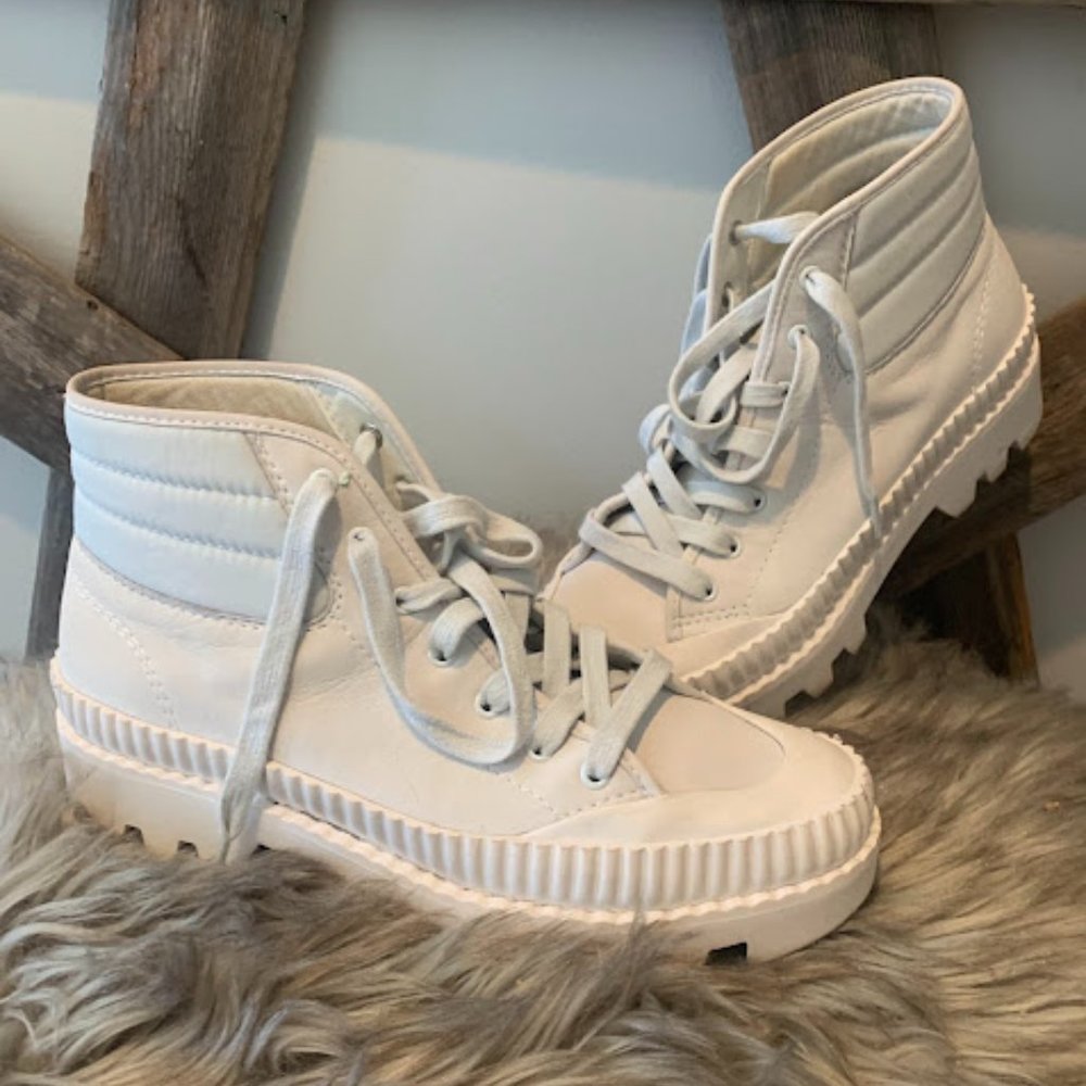 Dolce Vita Ociana Dove Nubuck High Top Lug Sole Sneaker-size 9